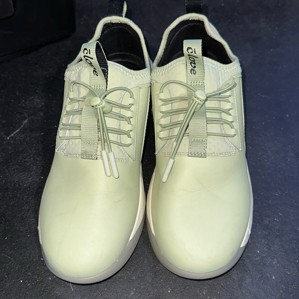 Women’s size 9 Cloves- worn once
